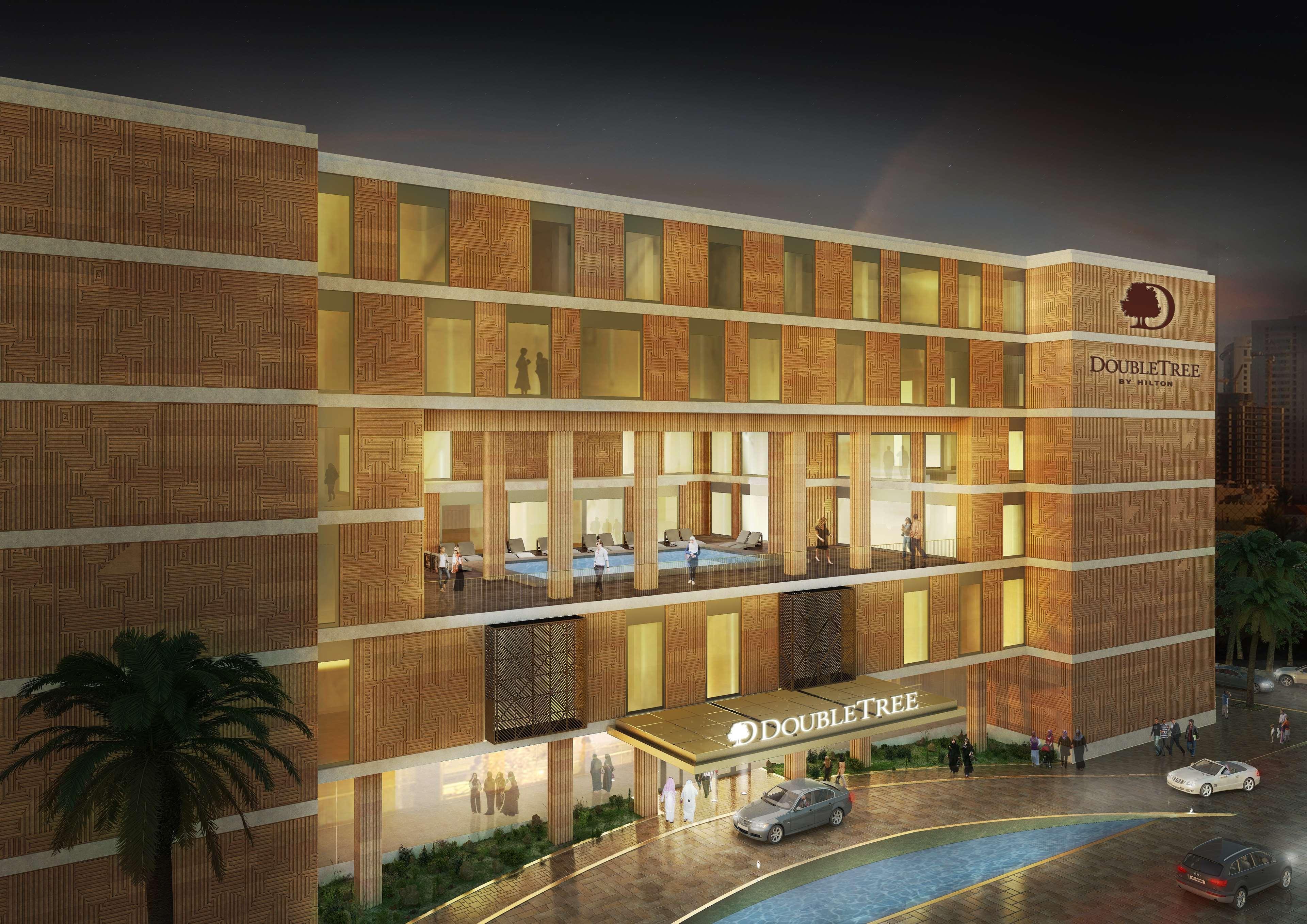 Doubletree By Hilton Doha - Al Sadd Hotel Ngoại thất bức ảnh The hotel's exterior