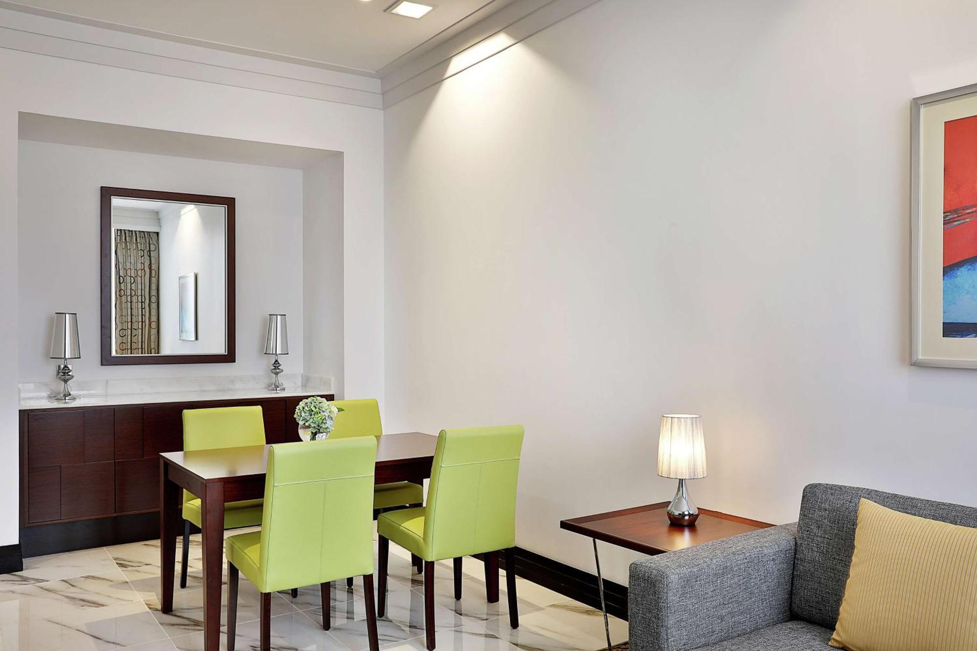 Doubletree By Hilton Doha - Al Sadd Hotel Ngoại thất bức ảnh A living room at the Taj Mahal Palace, Mumbai