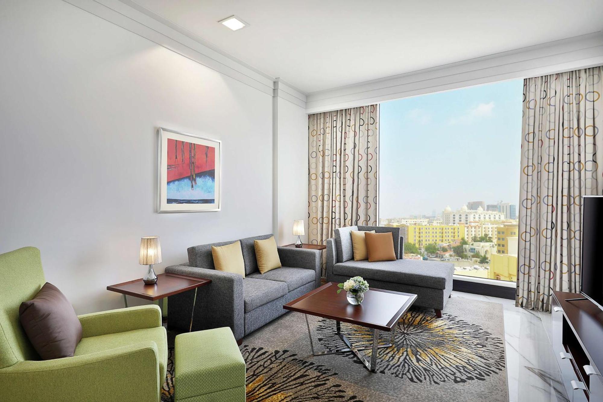 Doubletree By Hilton Doha - Al Sadd Hotel Ngoại thất bức ảnh Living room