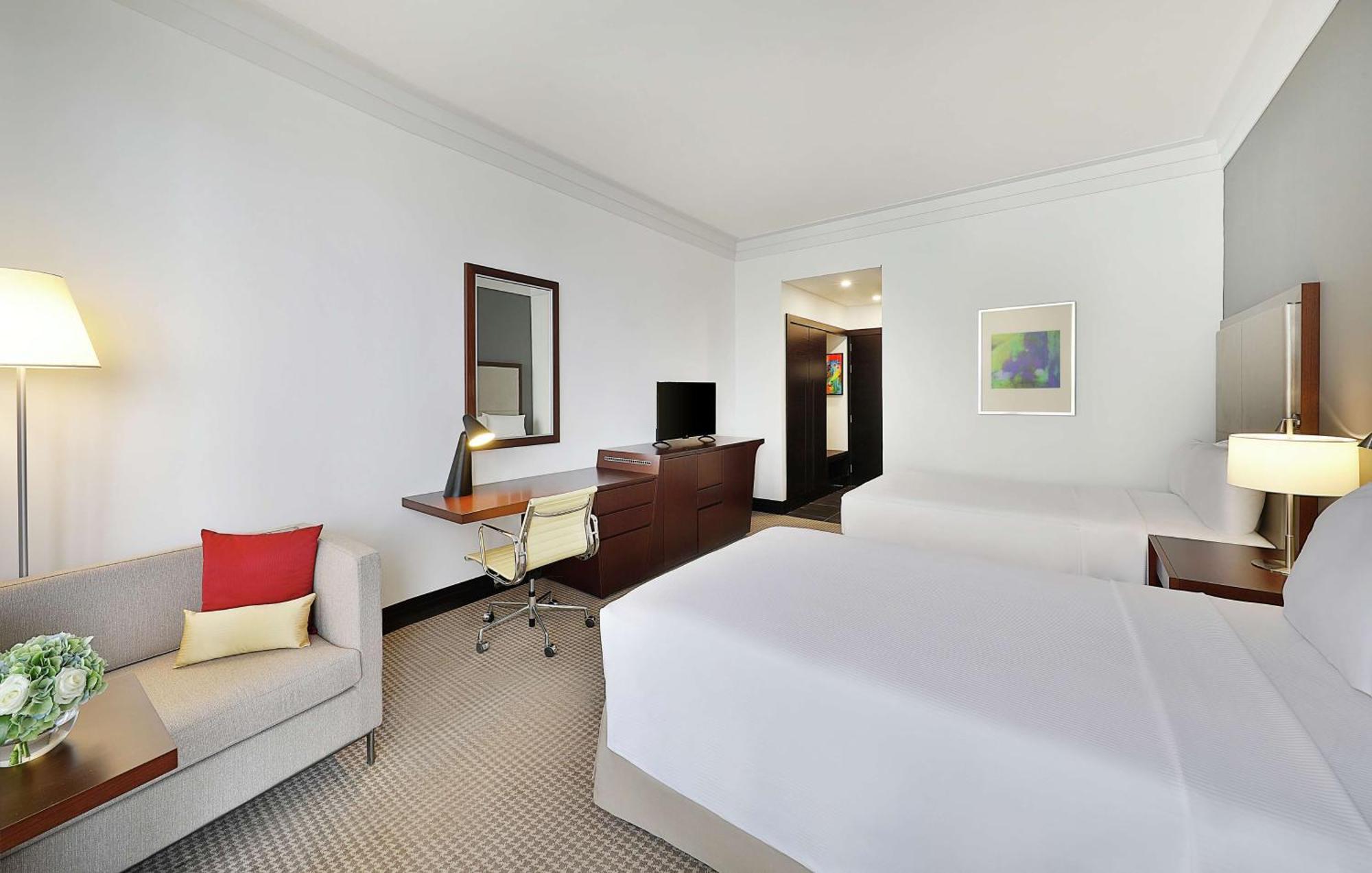 Doubletree By Hilton Doha - Al Sadd Hotel Ngoại thất bức ảnh A room at the hotel